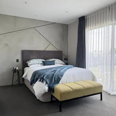 Whitewood Suites Apartment 3C